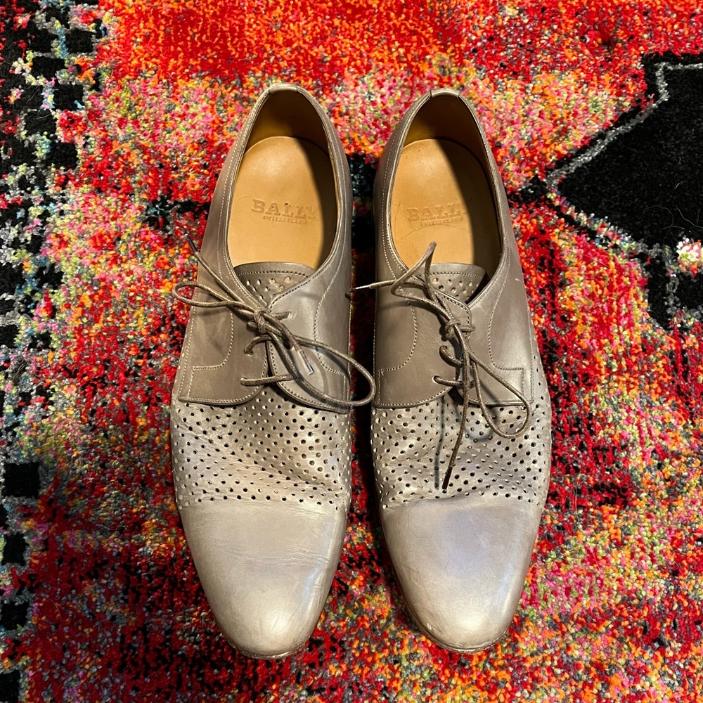 Bally perforated dress shoes in taupe size 10 1/2